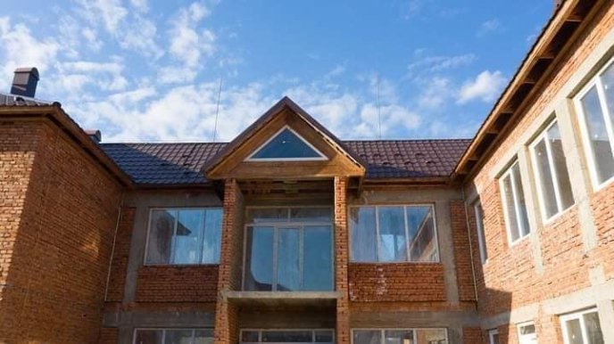 Триває будівництво середньої школи в Тернові та дитячого садка в Нижній Апші – 08