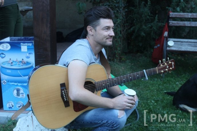 У Мукачеві відбувся благодійний вечір у підтримку Юлії Миронової, яка перебуває у реанімації у Таїланді – 02