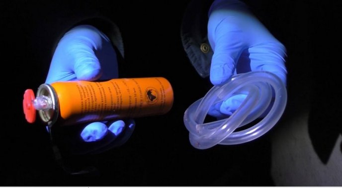 Чоловік у балаклаві та з пістолетом у руках напав на обмінний пункт – 01