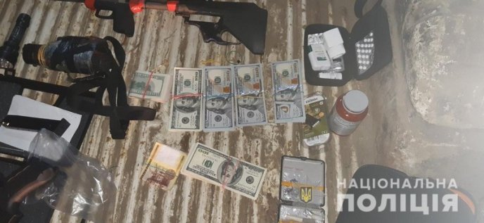 Цієї ночі поліція затримала небезпечного озброєного зловмисника – 03 Цієї ночі поліція затримала небезпечного озброєного зловмисника – 03