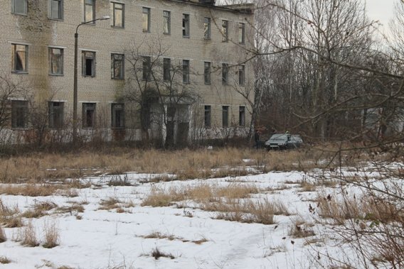 Розбійний напад на автозаправку, захоплення заручників та переговори зі злочинцями: поліцейські розповіли, що насправді відбувалося в Мукачеві – 04
