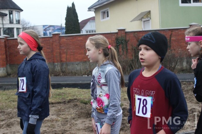 У мукачівському Парку Перемоги відбувся "Забіг закоханих" – 04