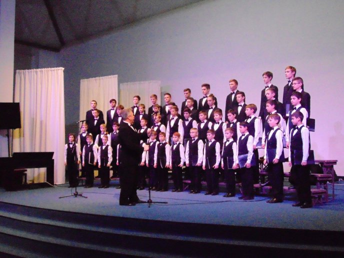 У Мукачеві відбувся ювілейний концерт Володимира Волонтира – 04