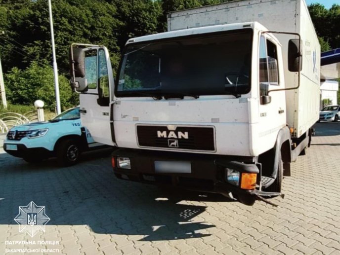 Поїхав у бік Мукачева: водій скоїв ДТП поблизу Сваляви і втік – 01