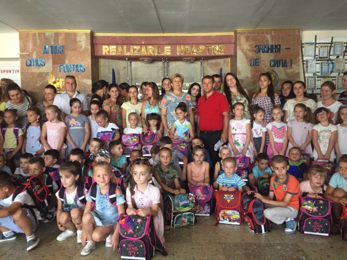 Готуємось до школи: у двох районах пройшла акція для майбутніх першокласників – 03