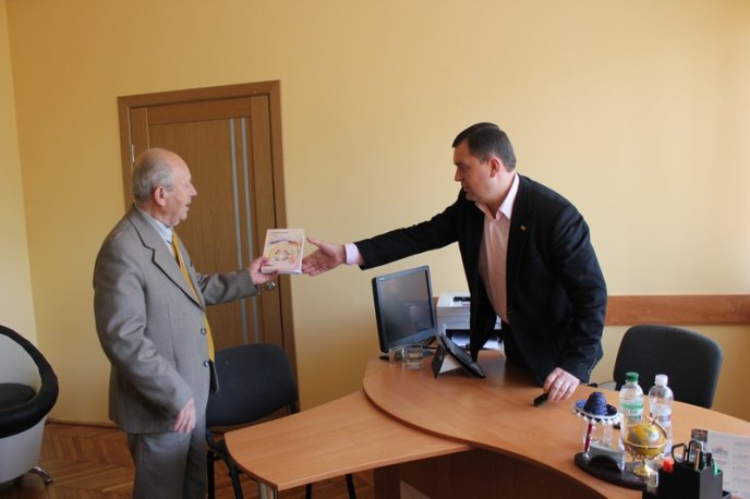 Мукачівці звернулися до народного депутата Валерія Пацкана зі своїми проблемами (ФОТО) – 19 Мукачівці звернулися до народного депутата Валерія Пацкана зі своїми проблемами (ФОТО) – 19
