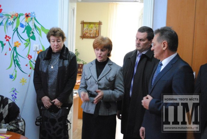 Олександр Ледида відвідав у Мукачеві Обласний центр соціально-психологічної реабілітації дітей та молоді з функціональними обмеженнями (ФОТО) – 09