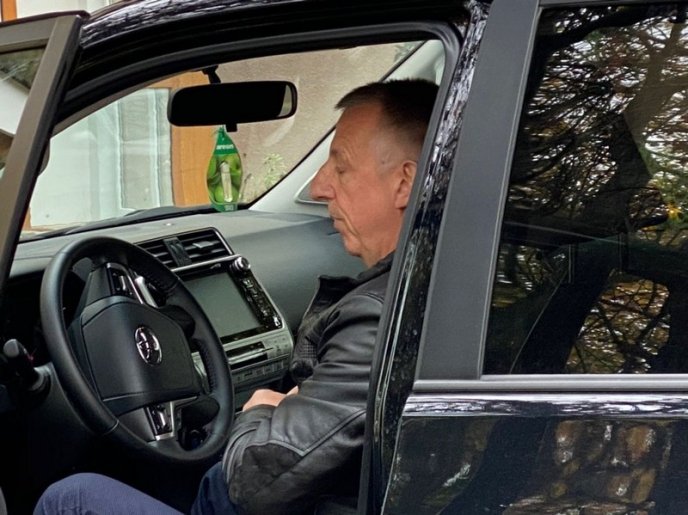 В Ужгороді затримали посадовця: опубліковано фото – 04