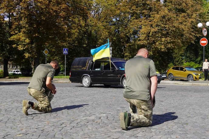Воїну було лише 22 роки: в Ужгороді поховали мужнього захисника – 04 Воїну було лише 22 роки: в Ужгороді поховали мужнього захисника – 04