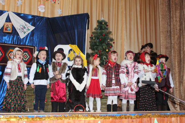Юні колядники славили народження Ісуса Христа на фестивалі «Вифлеємська зіронька» у Дубовому – 10 Юні колядники славили народження Ісуса Христа на фестивалі «Вифлеємська зіронька» у Дубовому – 10