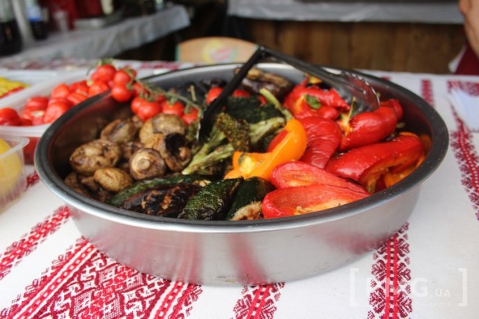 У Мукачеві розпочався фестиваль "Огинь і мнясо": асортимент та ціни – 21