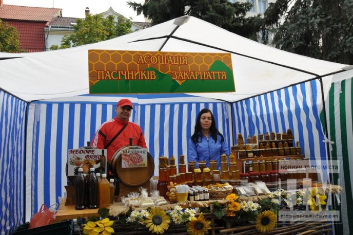 Мукачево бджолярське: у місті стартувало свято меду (ФОТОРЕПОРТАЖ) – 13