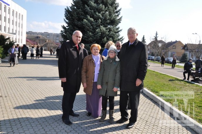 У день 200-річчя від дня народження Тараса Шевченка, мукачівці вшановували його пам’ять (ФОТО) – 28