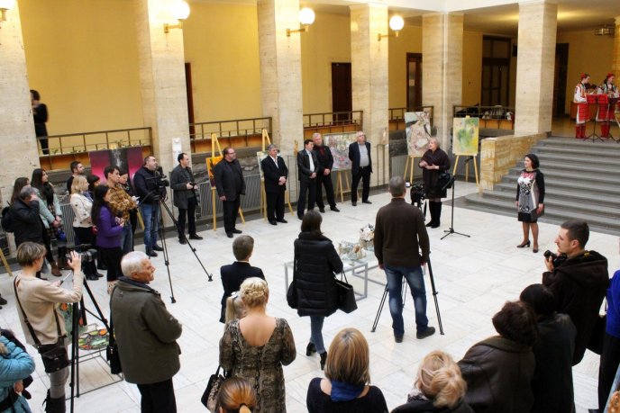 В Ужгороді відкрили виставку українсько-словацької кераміки та живопису – 01