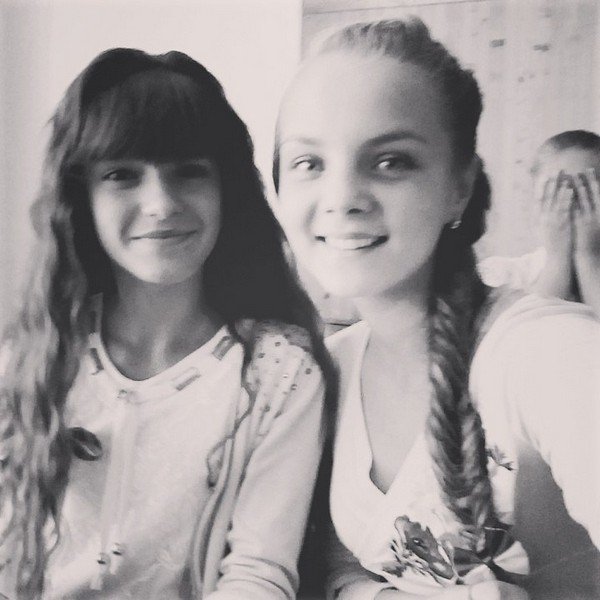 Шкільний фотоальбом: як учні Мукачева 1 Вересня відзначали (ФОТОРЕПОРТАЖ) – 42