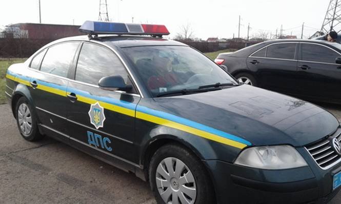 Закарпатські поліцейські "відшліфували" майстерність їзди в екстремальних умовах – 06