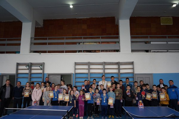 У Тячеві до Дня Святого Миколая провели турнір з настільного тенісу – 09