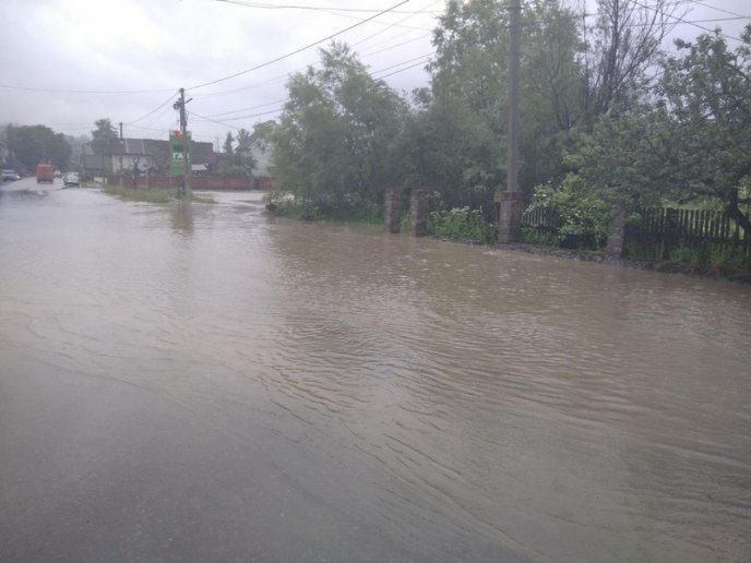 На Рахівщині затопило селище – 05