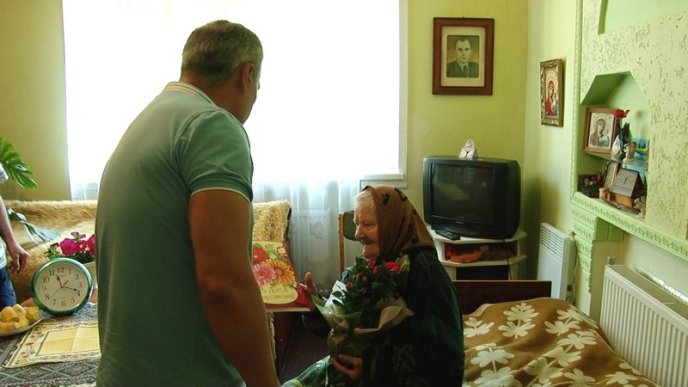 Довгожителька з Перечина Олена Ілляш відсвяткувала 101-й день народження – 03