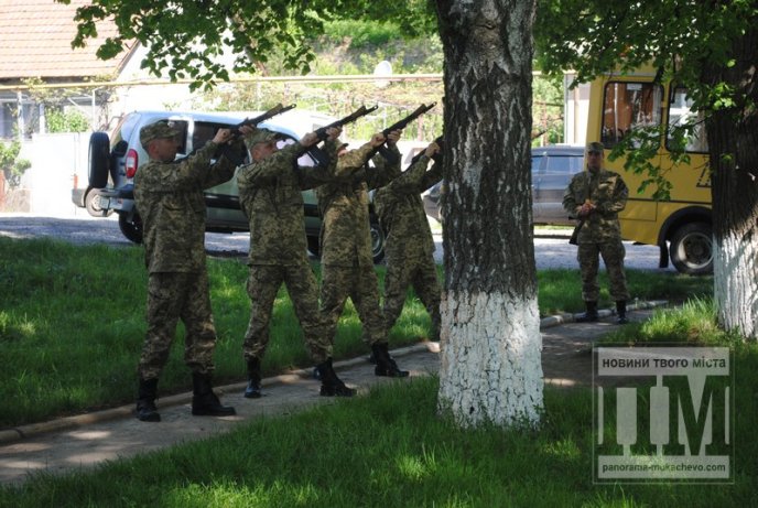 Громада Мукачівщини також відзначила День пам’яті та примирення (ФОТОРЕПОРТАЖ) – 13
