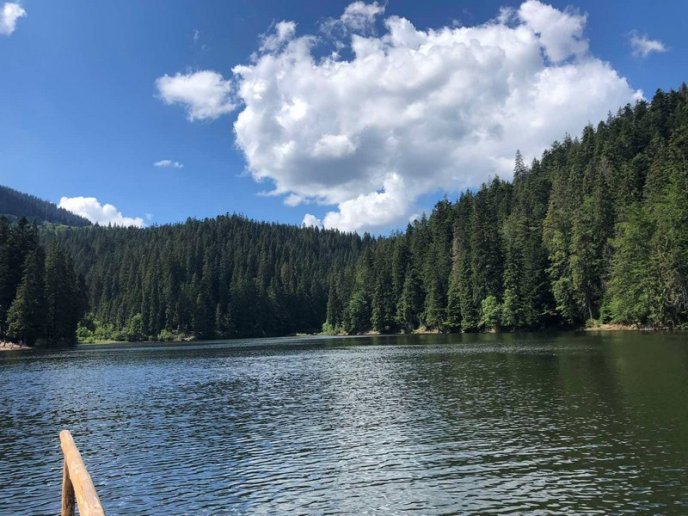 Синевир приваблює відомих українців. На озеро приїхали знані співаки – 02