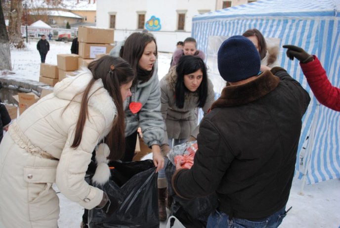Завдяки небайдужим людям вихованці дитячих будинків у Мукачеві та Сваляві отримають подарунки на Миколая (ФОТО) – 16