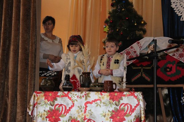 У Дубовому юні колядники з навколишніх сіл славили народження Ісуса Христа – 06