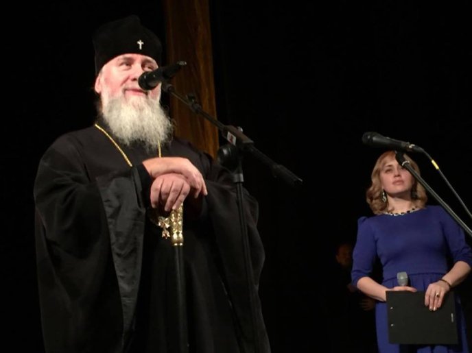 У Мукачеві відбувся концерт за участі зірки "Голосу країни" отця Олександра Клименка – 09