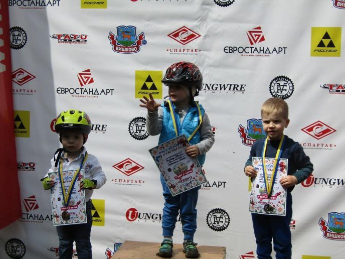 Спорт, бограч, шашлики та солодощі: як в Ужгороді проходить "Майся Фест" – 04