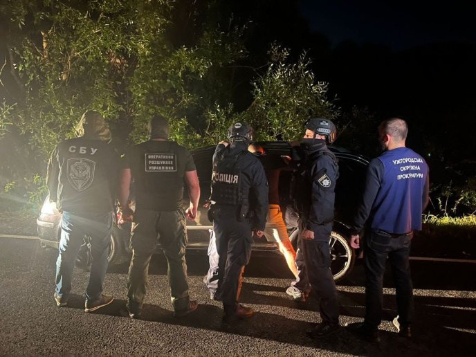 На Закарпатті ліквідували канал переправлення військовозобов’язаних чоловіків через кордон – 01