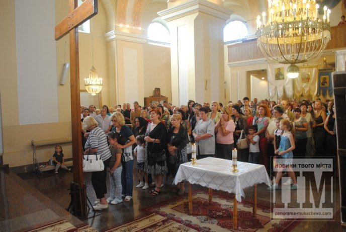 До Мукачева завітали реліквії з Ватикану (ФОТОРЕПОРТАЖ) – 06