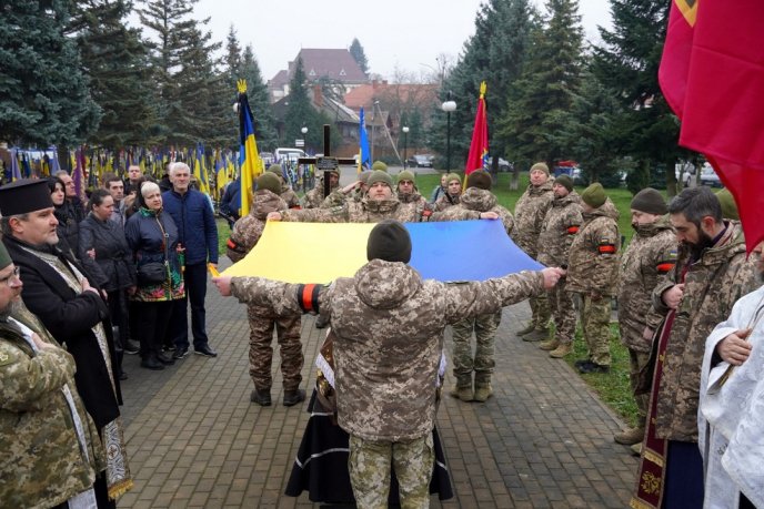 Закарпаття попрощалося з 27-річним Героєм – 05