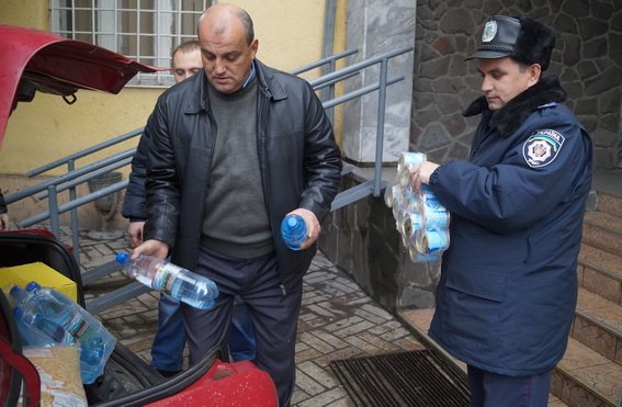 Іршавські підприємці не залишили правоохоронців у зоні АТО без допомоги (ФОТО) – 01 Іршавські підприємці не залишили правоохоронців у зоні АТО без допомоги (ФОТО) – 01