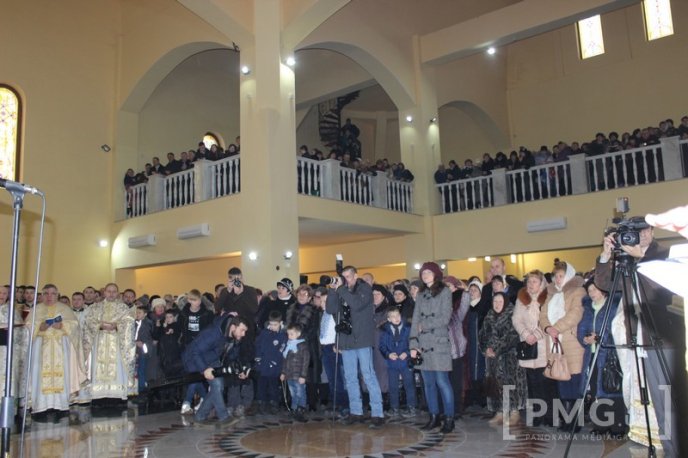У Мукачеві архієрей з Ватикану освячує греко-католицький храм святих рівноапостольних Кирила та Мефодія – 14