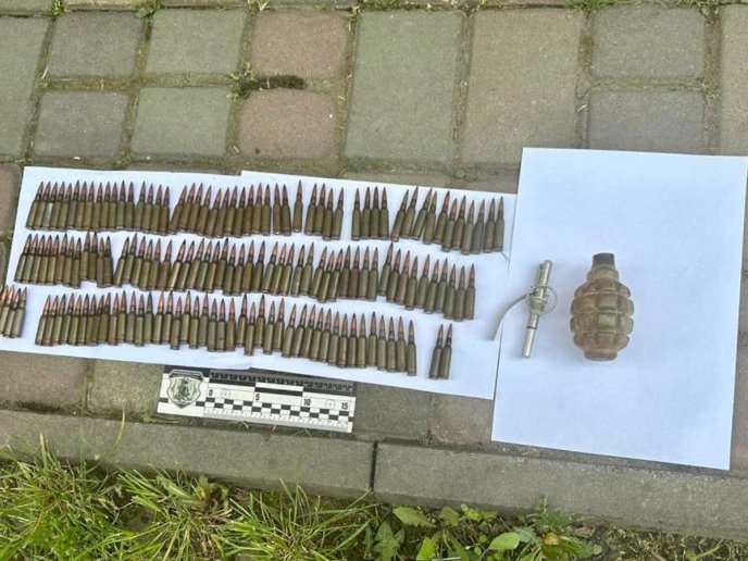 В Мукачеві затримали торговця боєприпасами – 02