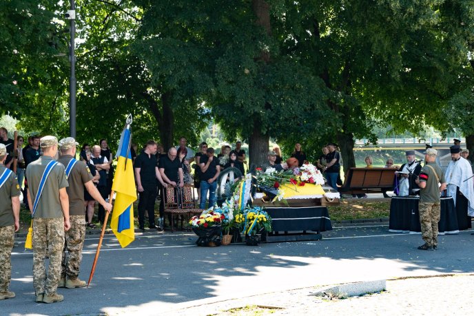 Закарпаття попрощалось із загиблим на війні Героєм – 04