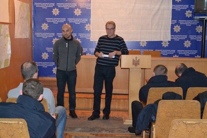 Іноземний гість завітав до патрульних поліцейських Закарпаття – 05