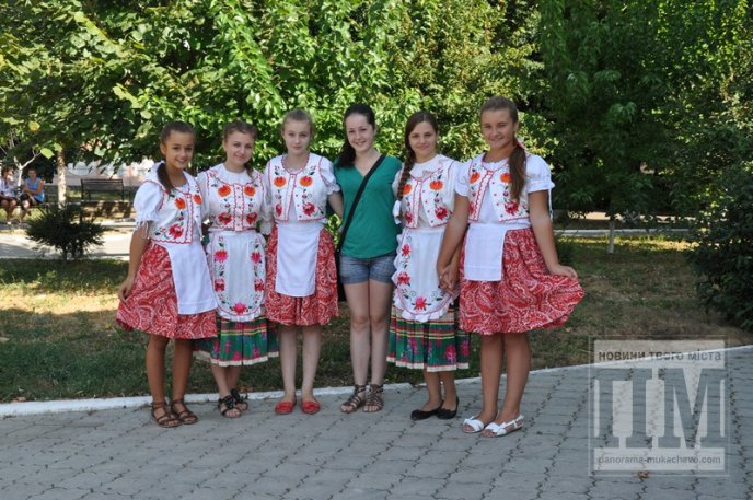 День Незалежності України у Мукачеві відзначили масштабним парадом вишиванок (ФОТОРЕПОРТАЖ) – 40