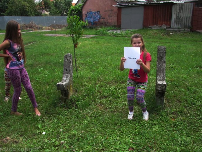 У Мукачеві діти влаштували дотепний флешмоб – 04