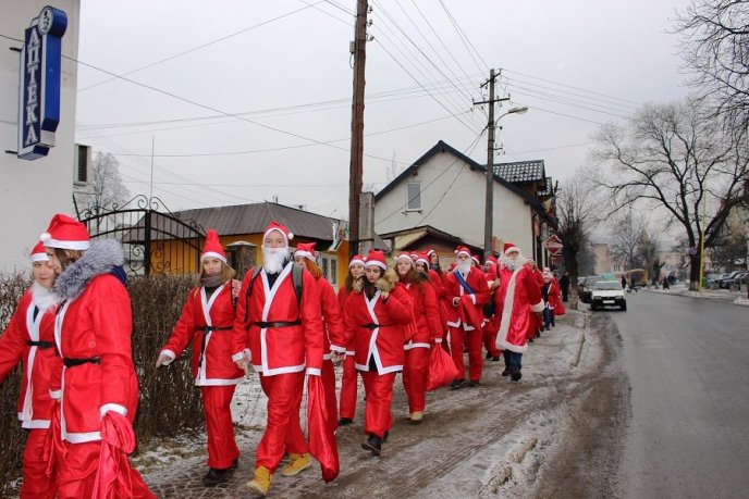 У Перечині відбувся Парад Миколайчиків – 07