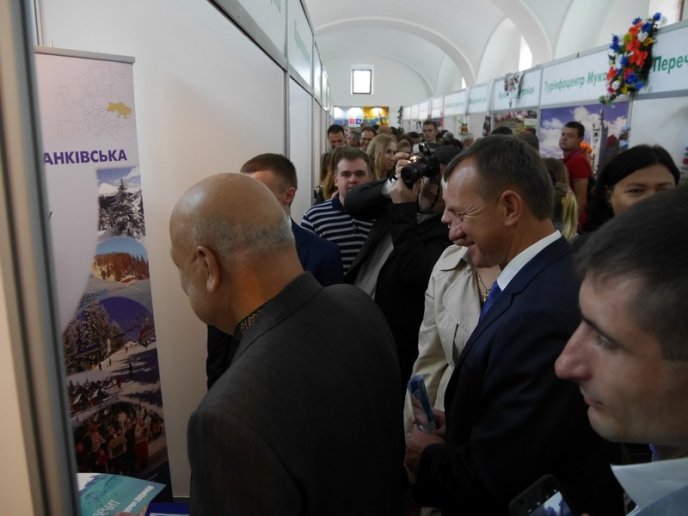 В Ужгороді стартувала найбільша туристична виставка області – 18