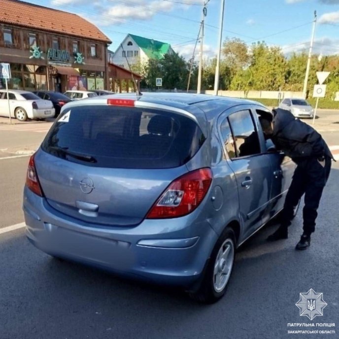 В одному з мікрорайонів Мукачева зупинили дуже п’яного водія – 01