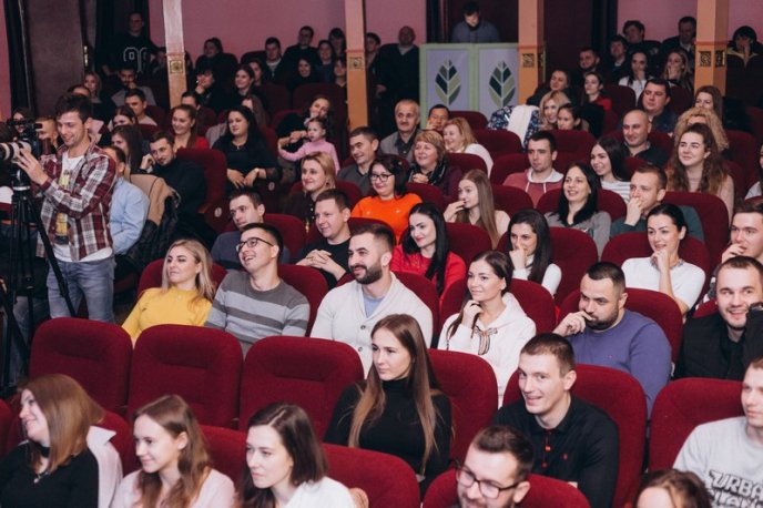 "Мукачево майліпшоє": як гумористи містян веселили – 04