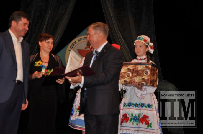 У Мукачеві вітали лікарів з їх професійним святом (ФОТО) – 14