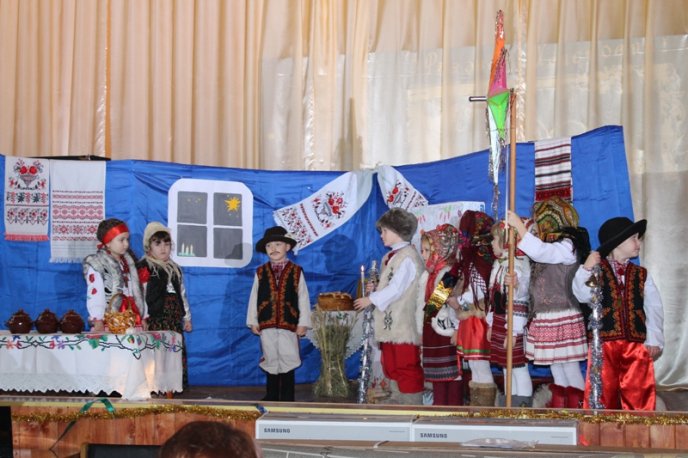 У Дубовому на Старий Новий рік визначали кращих колядників – 01