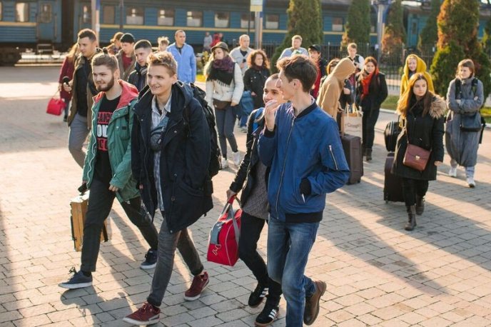 В Ужгороді стартував студентський конкурс з живопису «Срібний мольберт» – 09