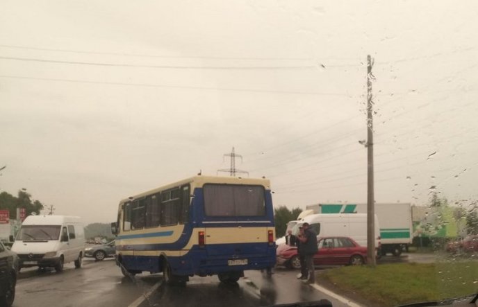 На виїзді із Мукачева сталась аварія – 02
