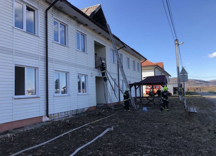 Опубліковано фото з місця масштабної пожежі на Тячівщині – 03