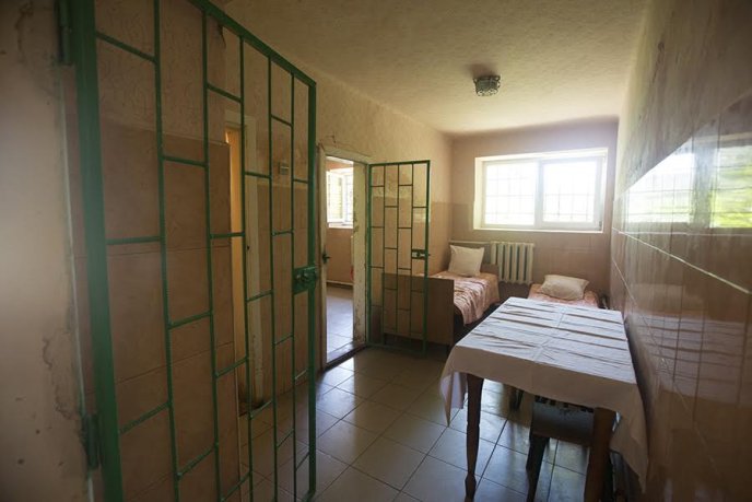 Чиновники шоковані умовами перебування пацієнтів у Мукачівському психоневрологічному інтернаті – 14