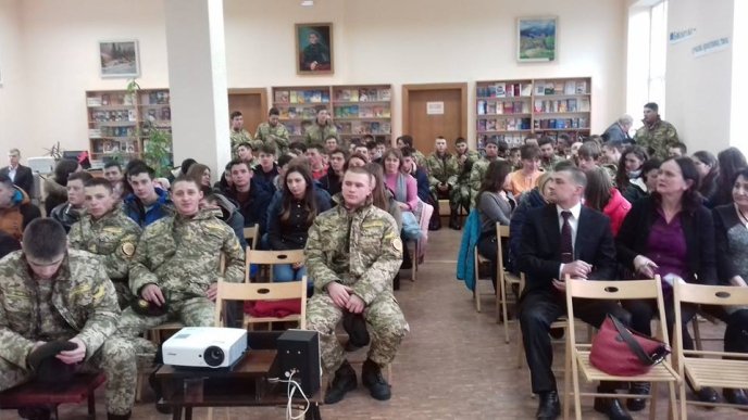 У Мукачівській бібліотеці відбувся незвичний захід до Дня святого Валентина – 06 У Мукачівській бібліотеці відбувся незвичний захід до Дня святого Валентина – 06